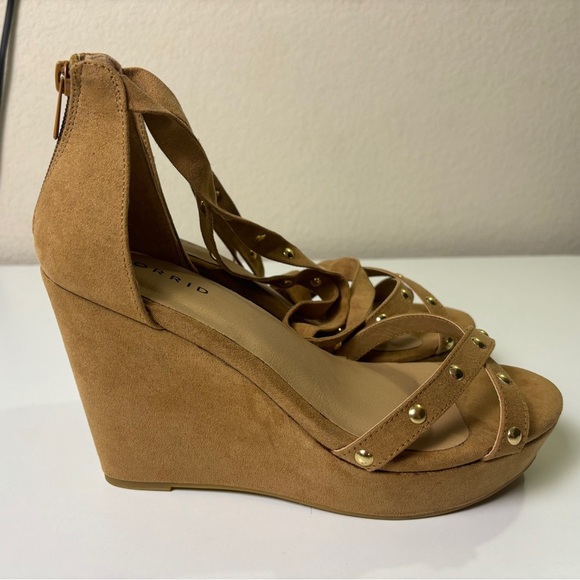 NWT Torrid Tan Faux Suede Embellished Lace Up Wedge Heel Sandals 9.5 EXTRA WIDE - Picture 12 of 13